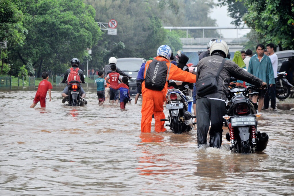 Musim Hujan Rawan Banjir, Waspada 4 Penyakit Yang Bisa Menyerang Si ...